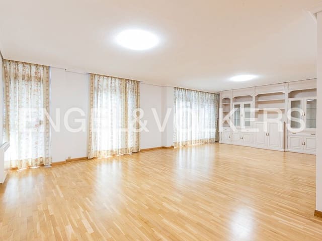 4 soveværelse Lejlighed til leje i Russafa, Valencia by med garage - € 1.900 (Ref: 9158358)