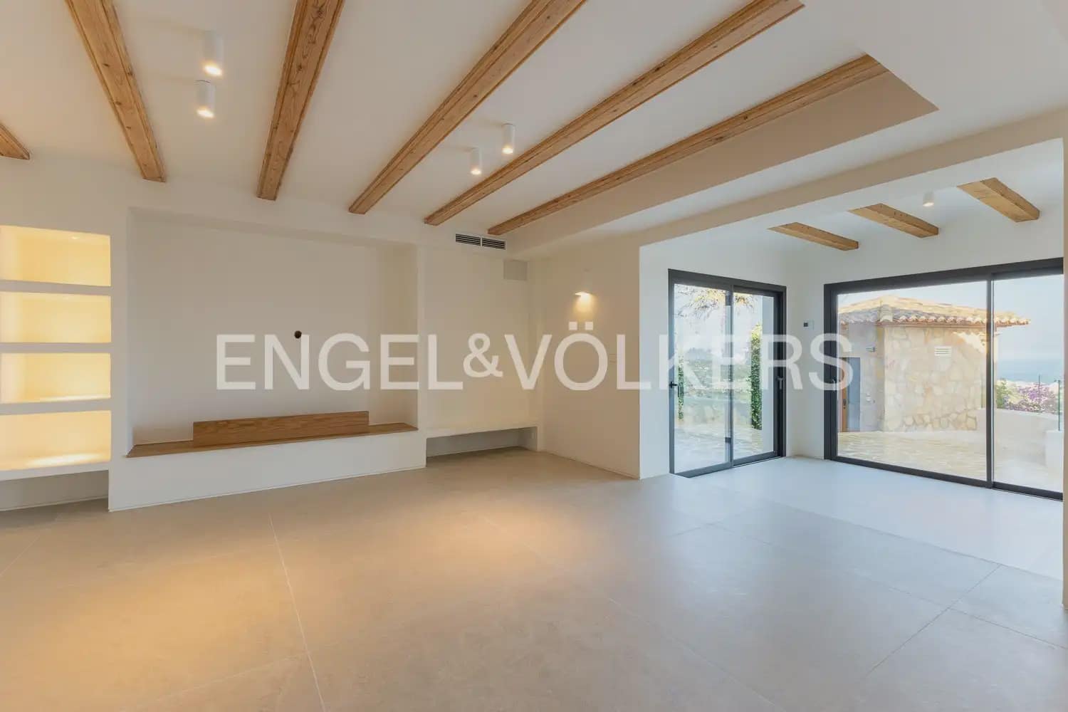 4 soverom Villa til salgs i Javea / Xabia med svømmebasseng garasje - € 2 750 000 (Ref: 9158855)