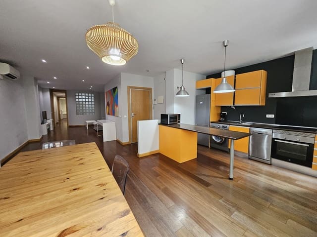 2 soveværelse Lejlighed til leje i Russafa, Valencia by - € 1.800 (Ref: 9160276)