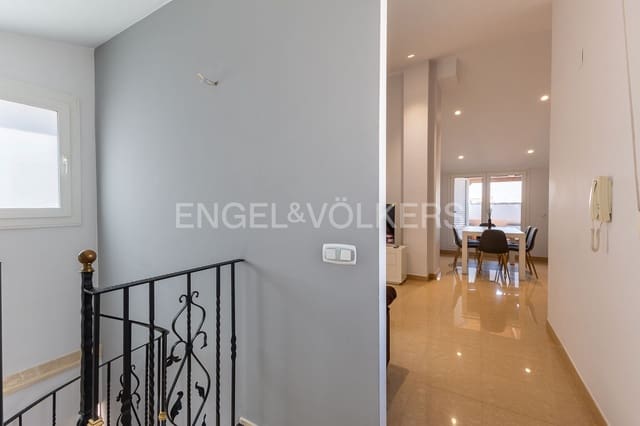 3 soveværelse Penthouse til leje i Meliana med garage - € 1.600 (Ref: 9162727)
