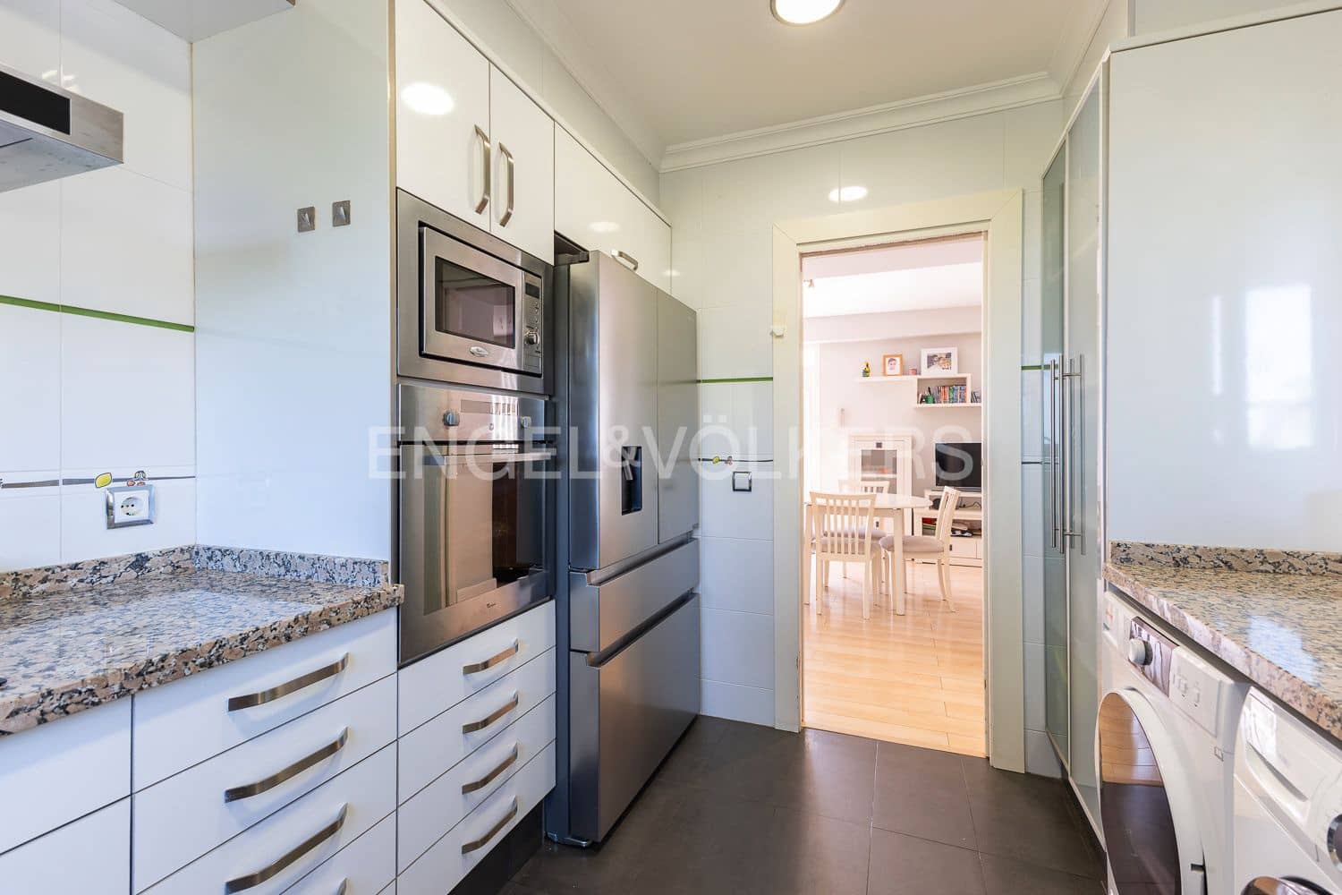 7 makuuhuone Huvila myytävänä paikassa Alzira mukana 
autotalli - 342 000 € (Ref: 9167507)