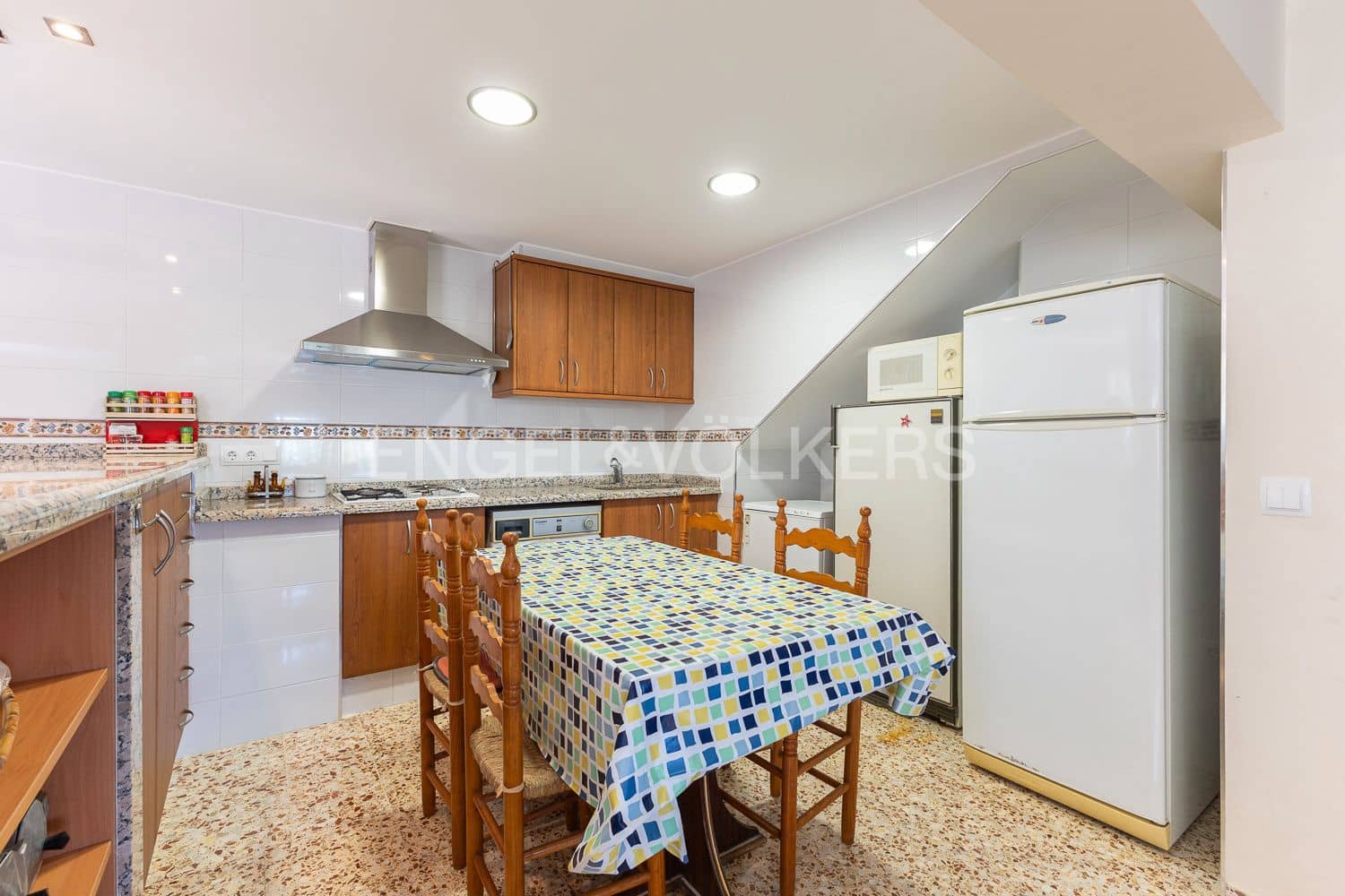 7 makuuhuone Huvila myytävänä paikassa Alzira mukana 
autotalli - 342 000 € (Ref: 9167507)