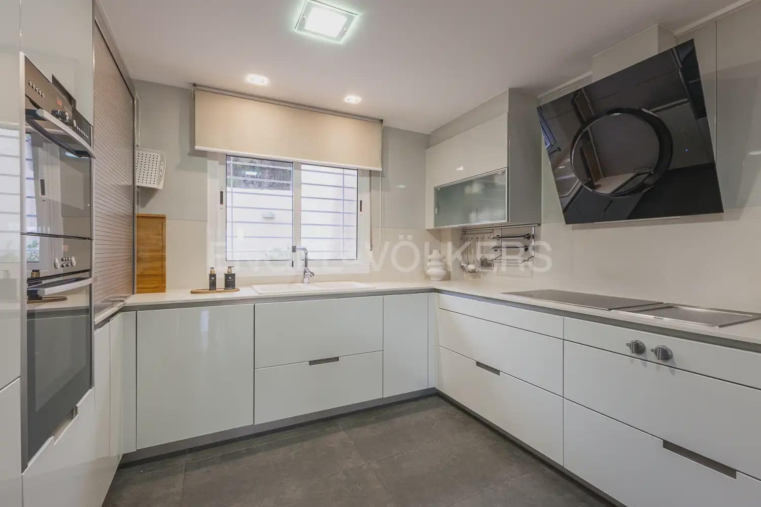 4 Zimmer Villa zu verkaufen in Gandia mit Garage - 370.000 € (Ref: 9175597)