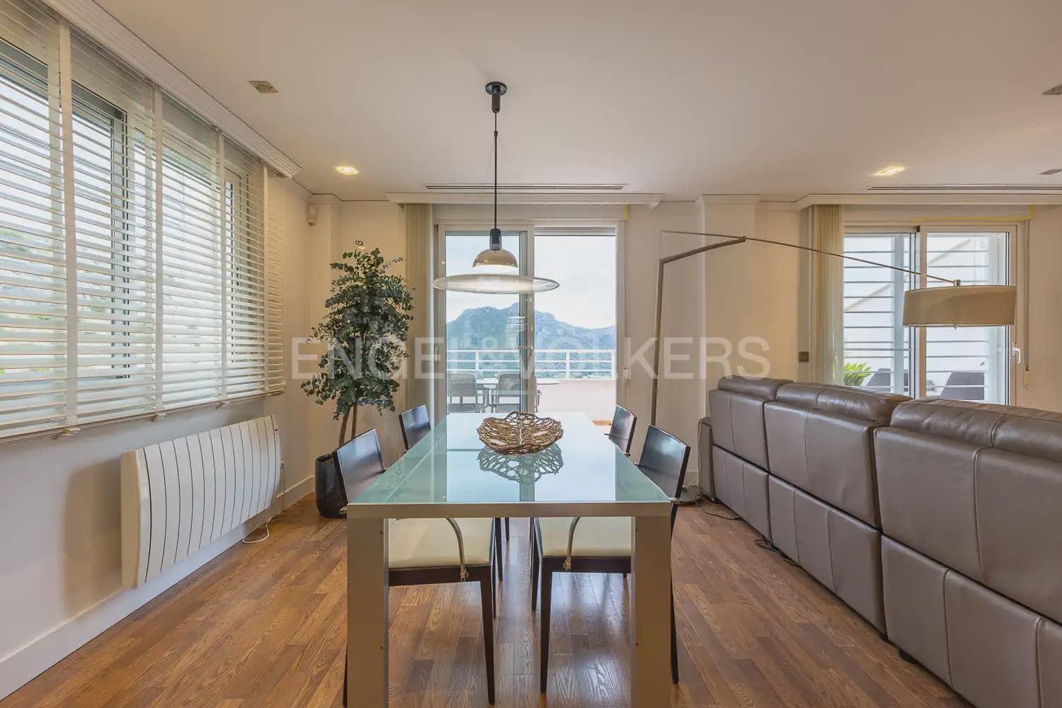 4 Zimmer Villa zu verkaufen in Gandia mit Garage - 370.000 € (Ref: 9175597)