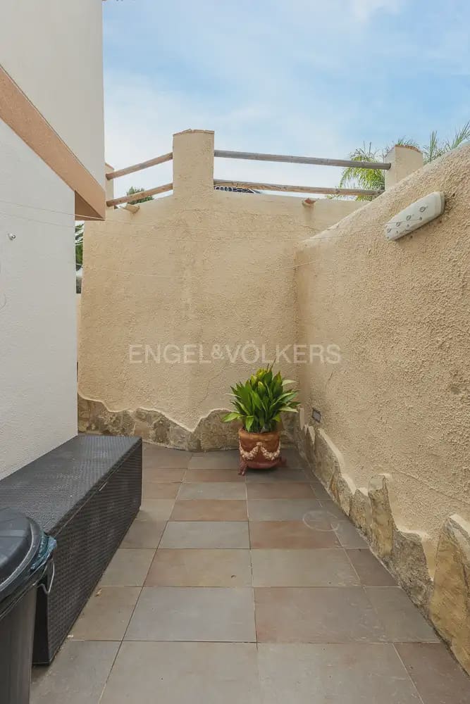 4 Zimmer Villa zu verkaufen in Gandia mit Garage - 370.000 € (Ref: 9175597)