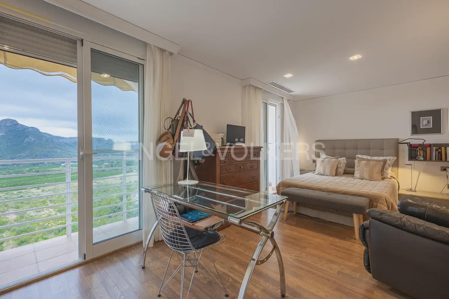 4 Zimmer Villa zu verkaufen in Gandia mit Garage - 370.000 € (Ref: 9175597)