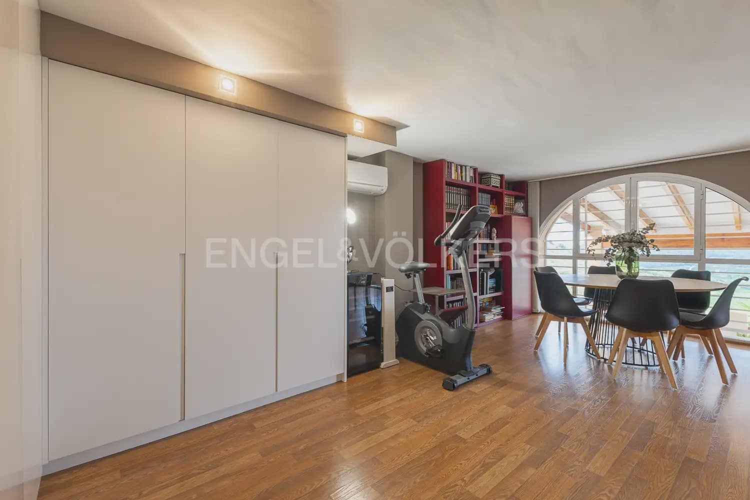 4 Zimmer Villa zu verkaufen in Gandia mit Garage - 370.000 € (Ref: 9175597)