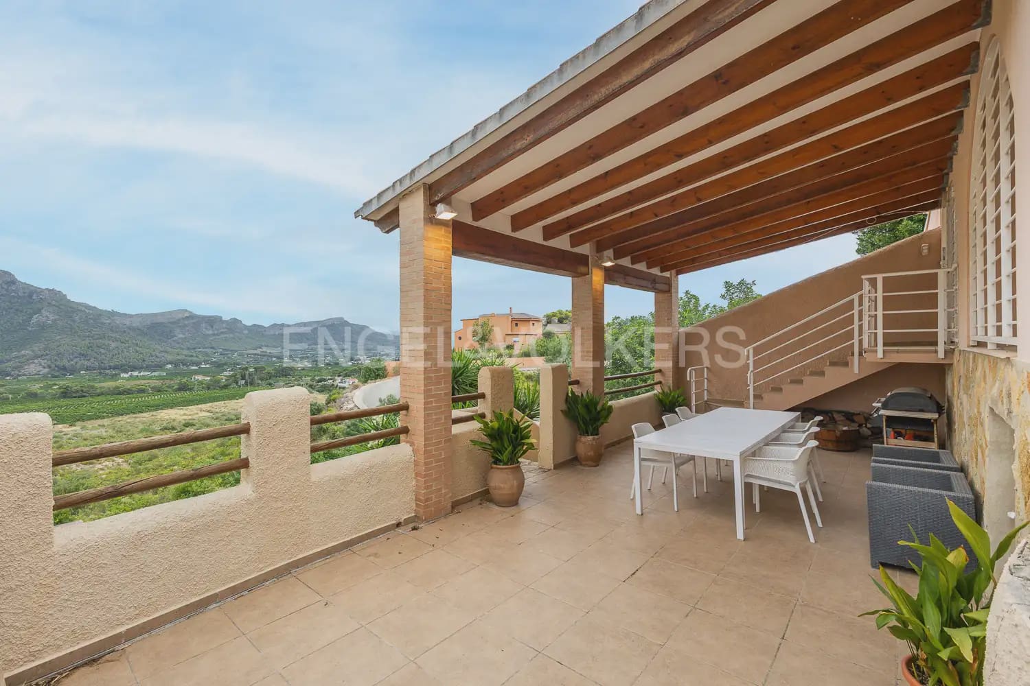 4 Zimmer Villa zu verkaufen in Gandia mit Garage - 370.000 € (Ref: 9175597)
