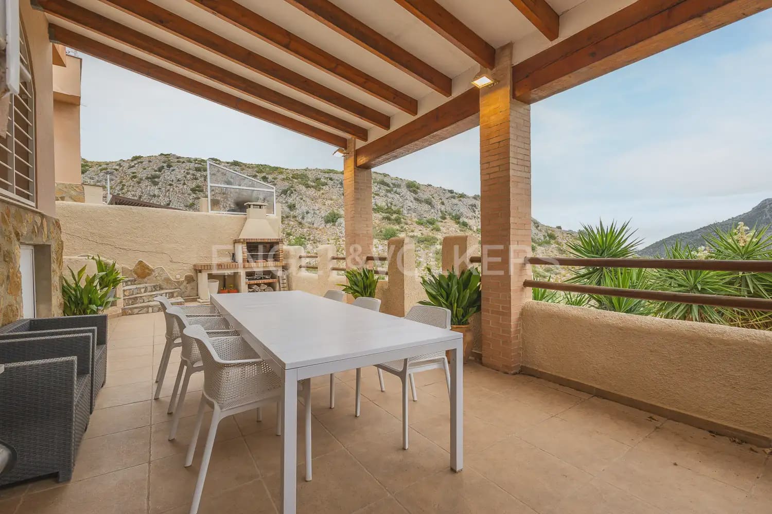 4 Zimmer Villa zu verkaufen in Gandia mit Garage - 370.000 € (Ref: 9175597)