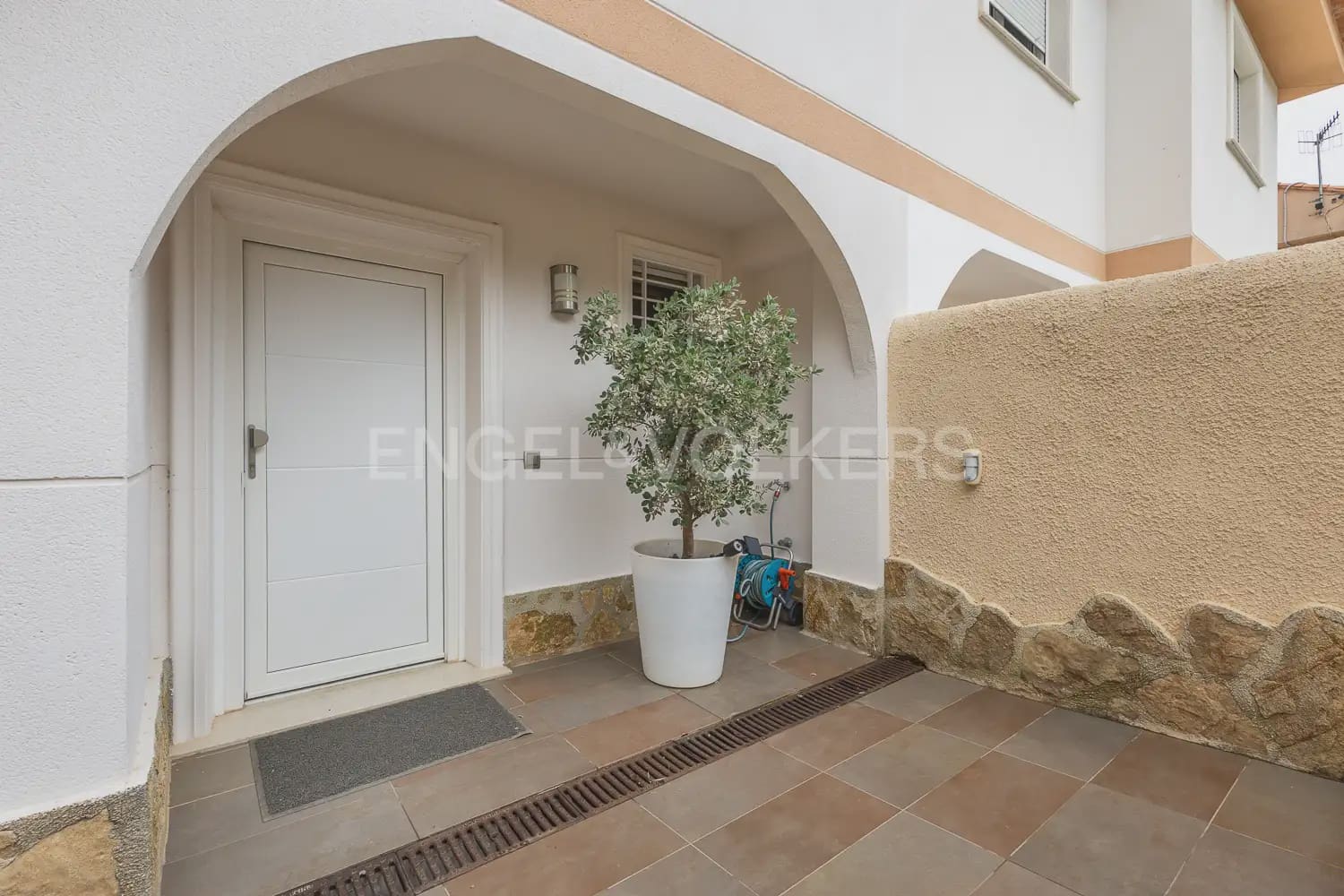 4 Zimmer Villa zu verkaufen in Gandia mit Garage - 370.000 € (Ref: 9175597)