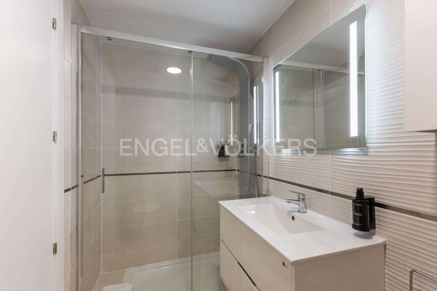 2 bedroom Flat for sale in Cabanes with pool garage - € 399,000 (Ref: 9181903)