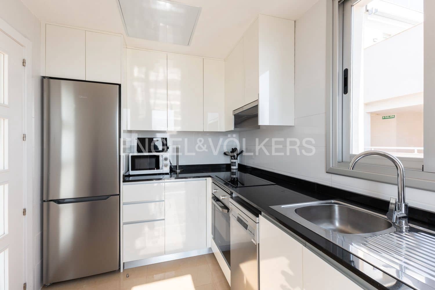 2 bedroom Flat for sale in Cabanes with pool garage - € 399,000 (Ref: 9181903)