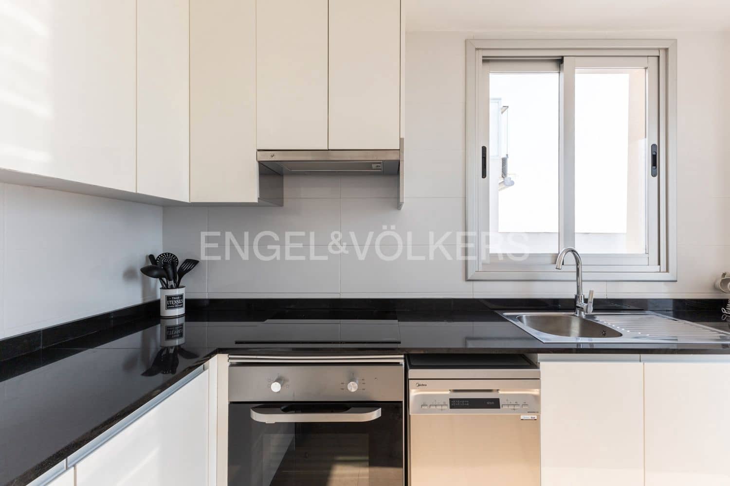 2 bedroom Flat for sale in Cabanes with pool garage - € 399,000 (Ref: 9181903)