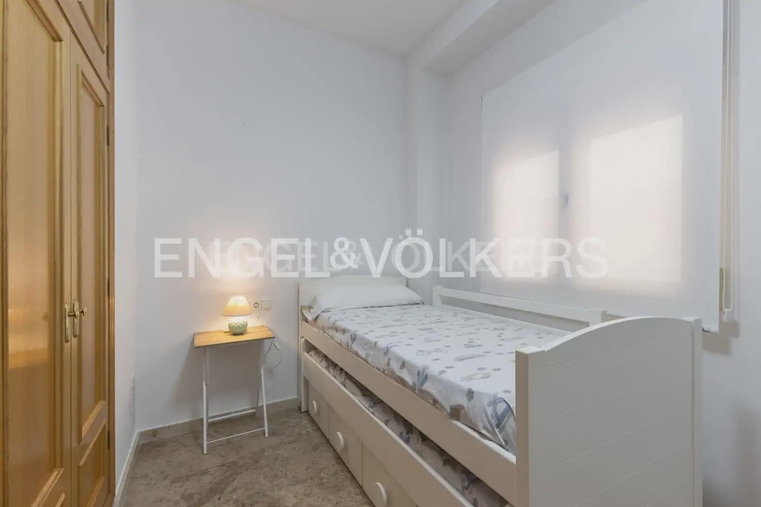3 bedroom Penthouse for rent in Alzira with garage - € 1,300 (Ref: 9184474)