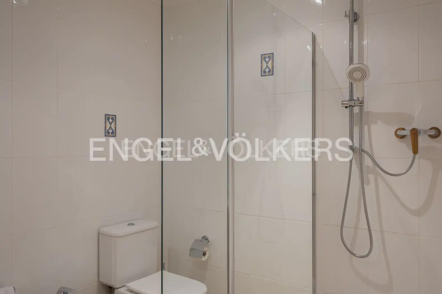 3 bedroom Penthouse for rent in Alzira with garage - € 1,300 (Ref: 9184474)