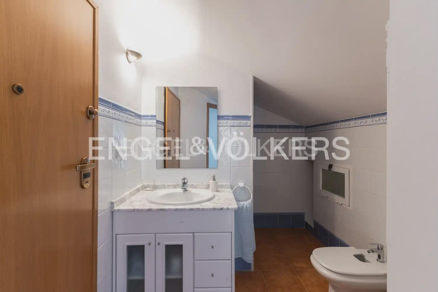 3 bedroom Penthouse for rent in Alzira with garage - € 1,300 (Ref: 9184474)