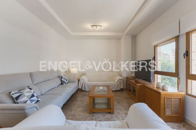 3 bedroom Penthouse for rent in Alzira with garage - € 1,300 (Ref: 9184474)