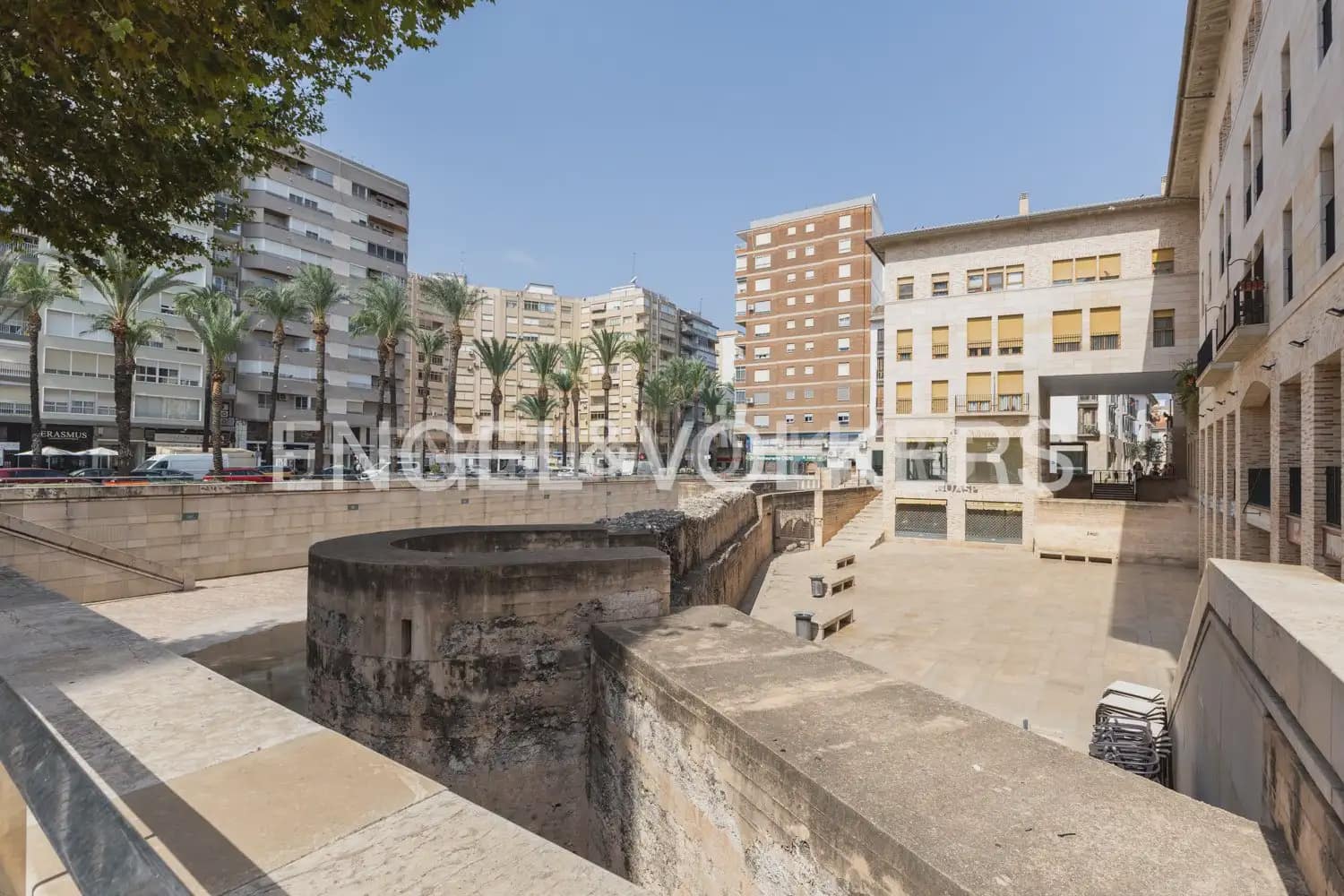 3 bedroom Penthouse for rent in Alzira with garage - € 1,300 (Ref: 9184474)