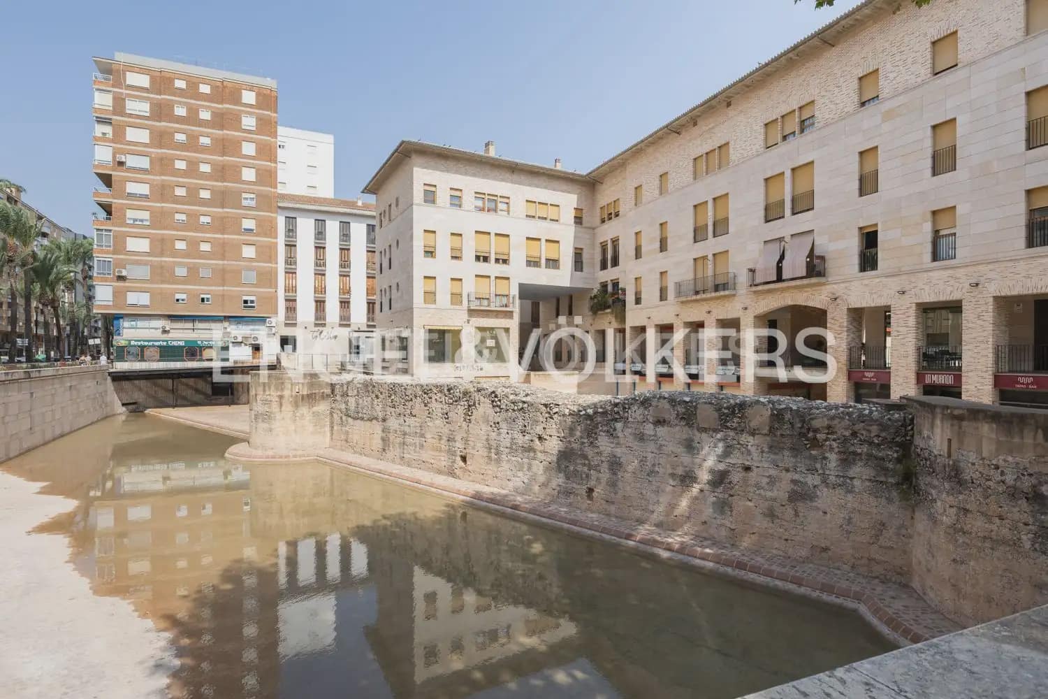 3 bedroom Penthouse for rent in Alzira with garage - € 1,300 (Ref: 9184474)