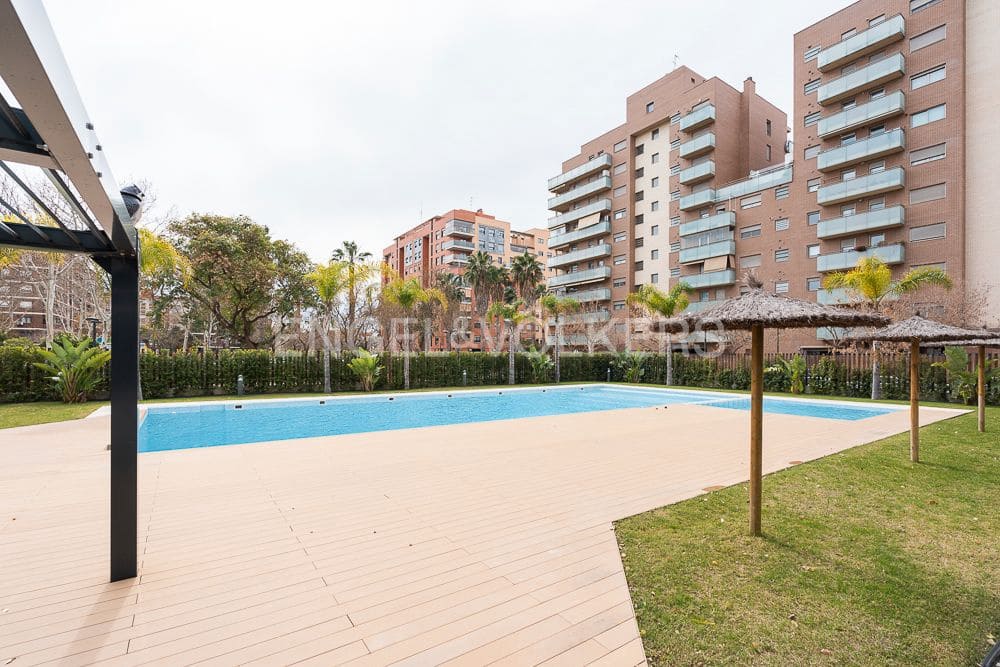 3 Zimmer Wohnung zu verkaufen in Valencia Stadt mit Pool Garage - 790.000 € (Ref: 9187523)