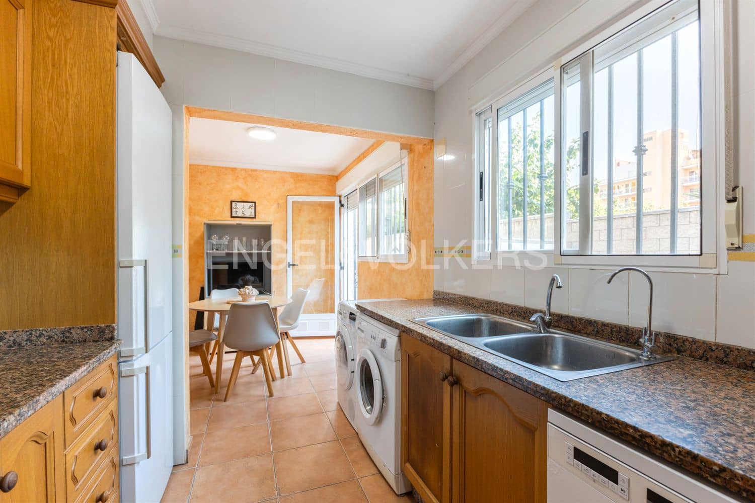 5 bedroom Villa for sale in Benicassim with garage - € 499,000 (Ref: 9187695)
