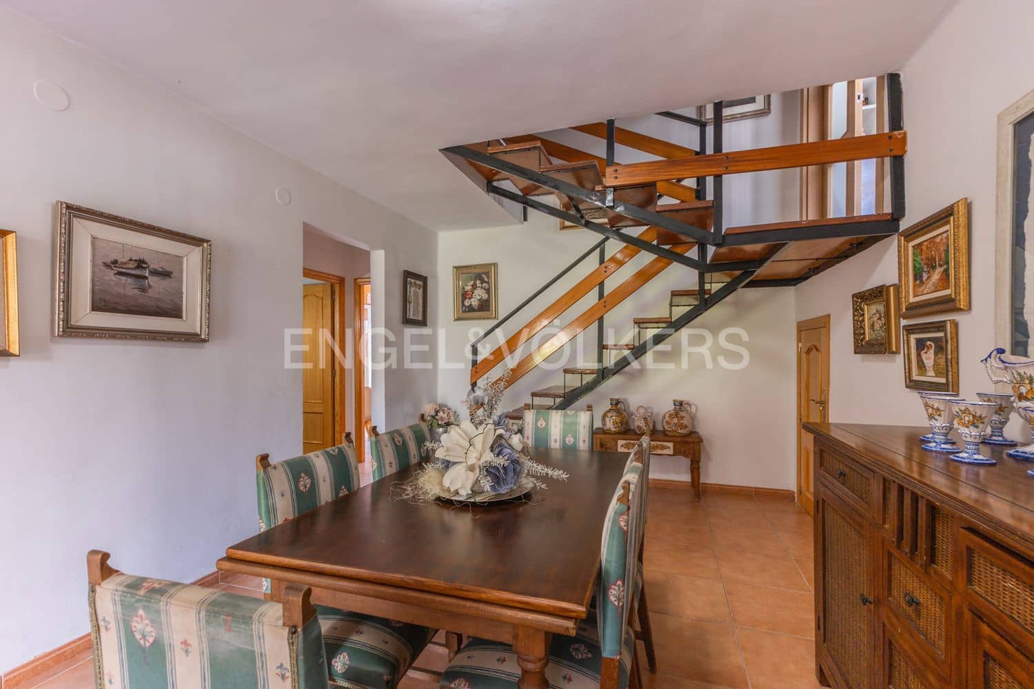 5 bedroom Villa for sale in Benicassim with garage - € 499,000 (Ref: 9187695)