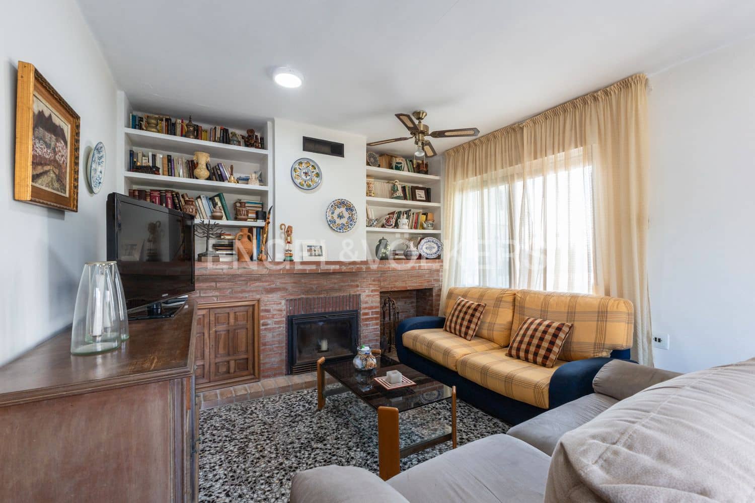 5 bedroom Villa for sale in Benicassim with garage - € 499,000 (Ref: 9187695)