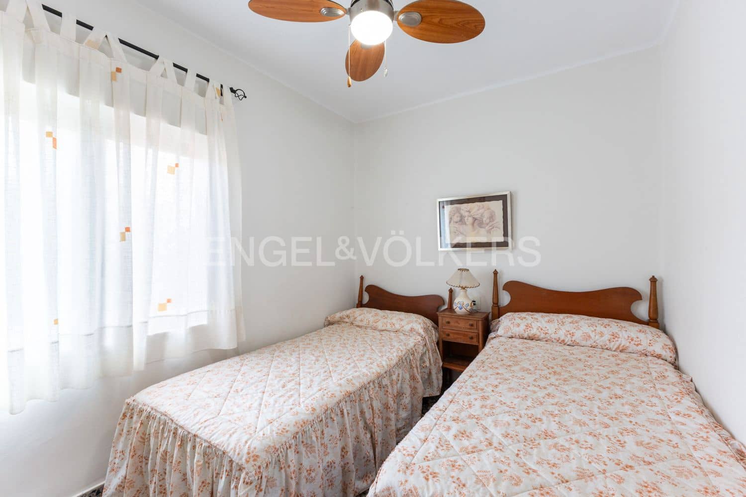 5 bedroom Villa for sale in Benicassim with garage - € 499,000 (Ref: 9187695)