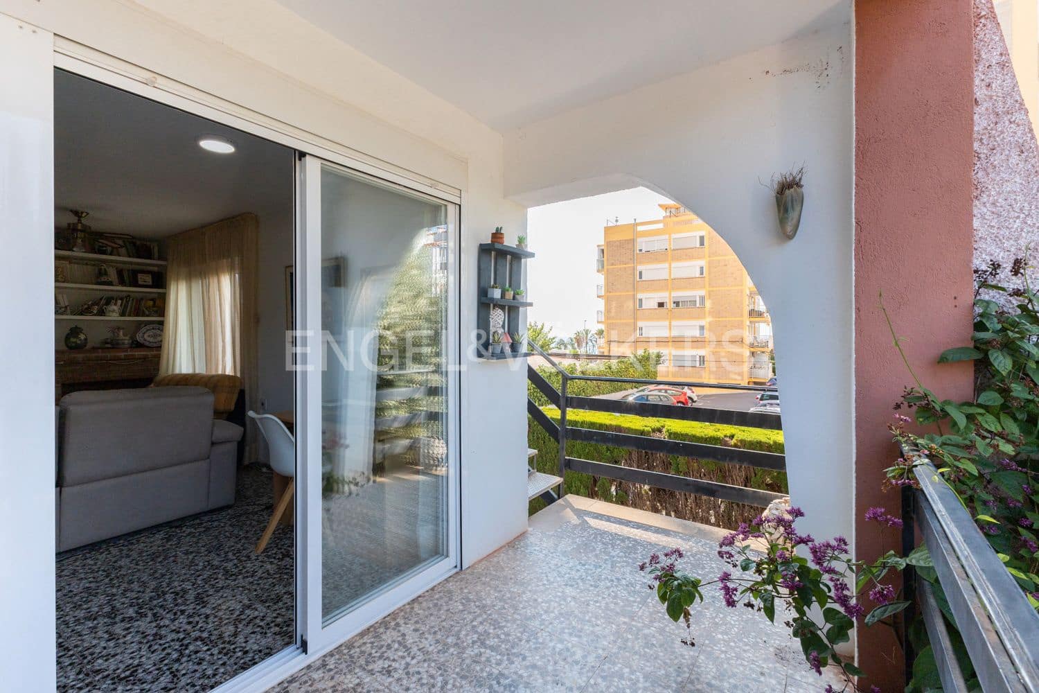 5 bedroom Villa for sale in Benicassim with garage - € 499,000 (Ref: 9187695)
