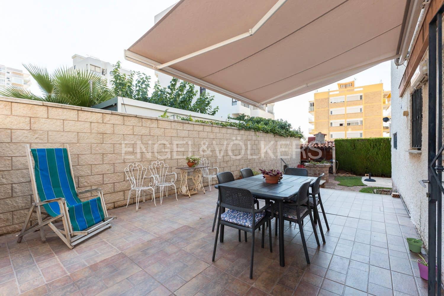 5 bedroom Villa for sale in Benicassim with garage - € 499,000 (Ref: 9187695)