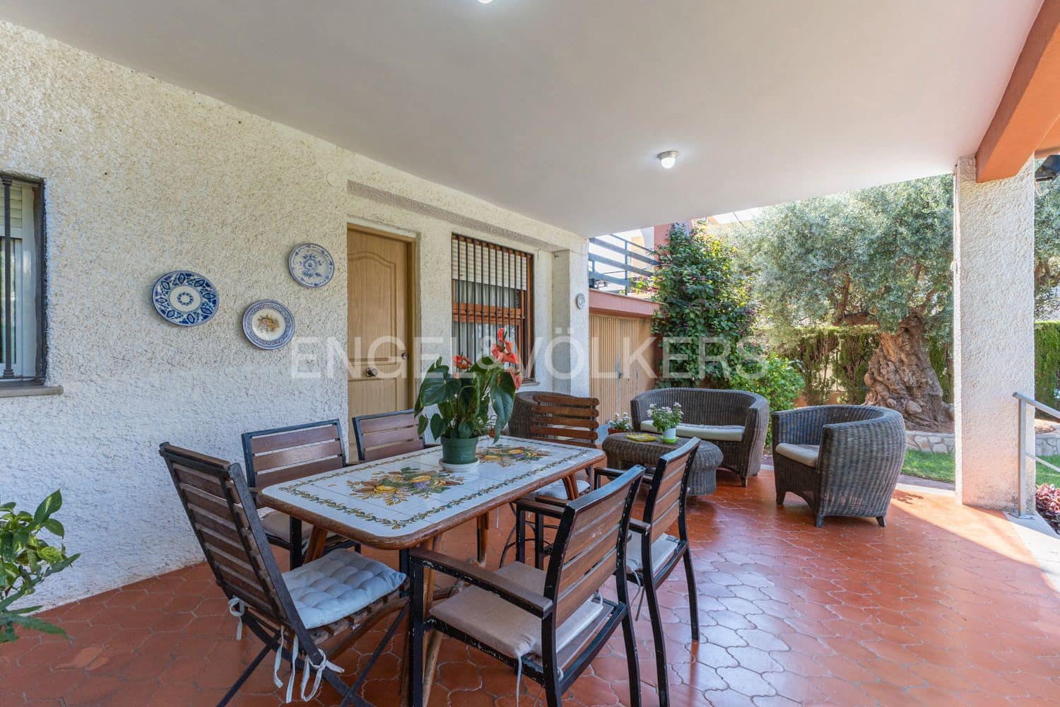 5 bedroom Villa for sale in Benicassim with garage - € 499,000 (Ref: 9187695)