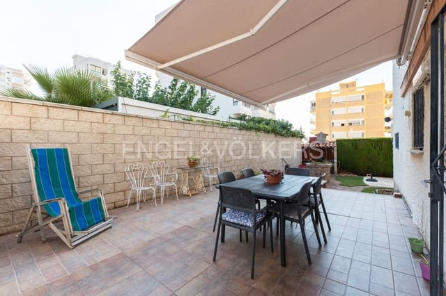 5 bedroom Villa for sale in Benicàssim with garage - € 499,000 (Ref: 9187695)