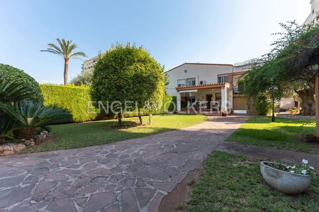 5 bedroom Villa for sale in Benicàssim with garage - € 499,000 (Ref: 9187695)