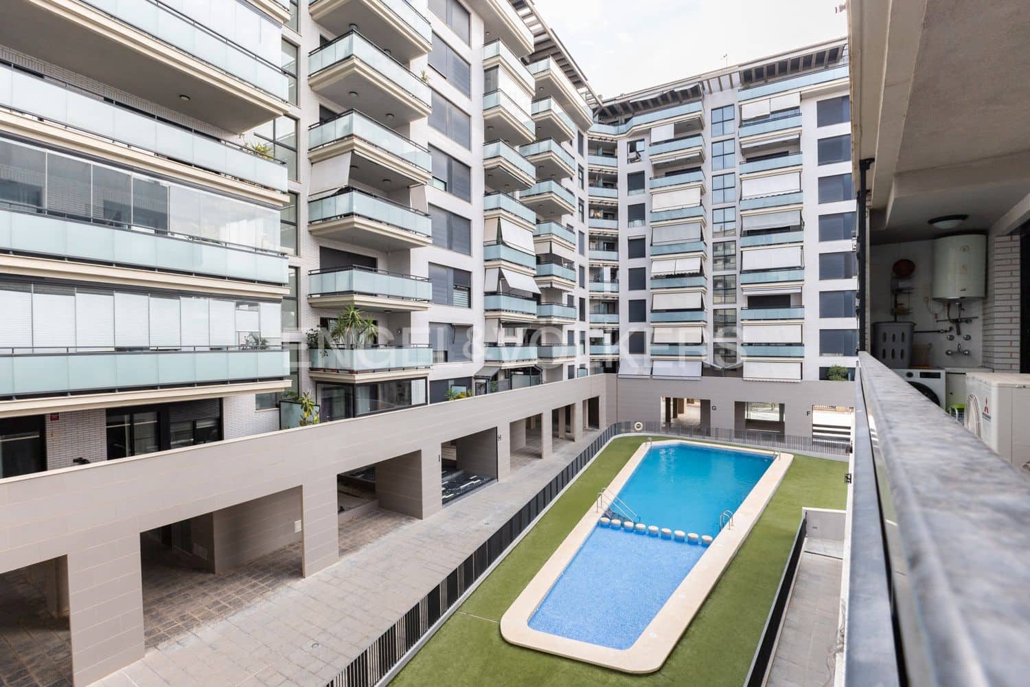 4 bedroom Flat for sale in Sagunto / Sagunt with pool garage - € 725,000 (Ref: 9191807)