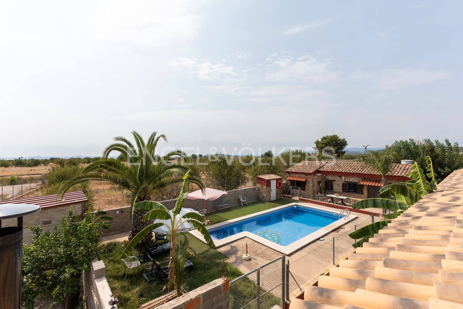 6 bedroom Villa for sale in Casinos with pool garage - € 469,999 (Ref: 9194946)