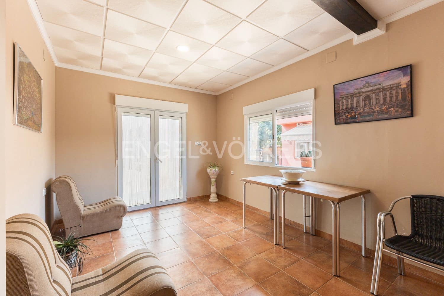 6 bedroom Villa for sale in Casinos with pool garage - € 469,999 (Ref: 9194946)