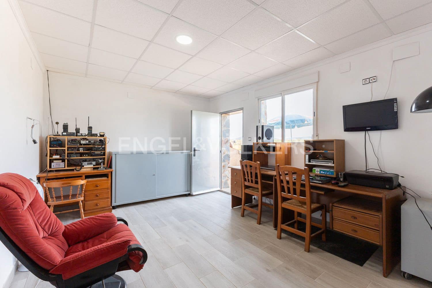 6 bedroom Villa for sale in Casinos with pool garage - € 469,999 (Ref: 9194946)