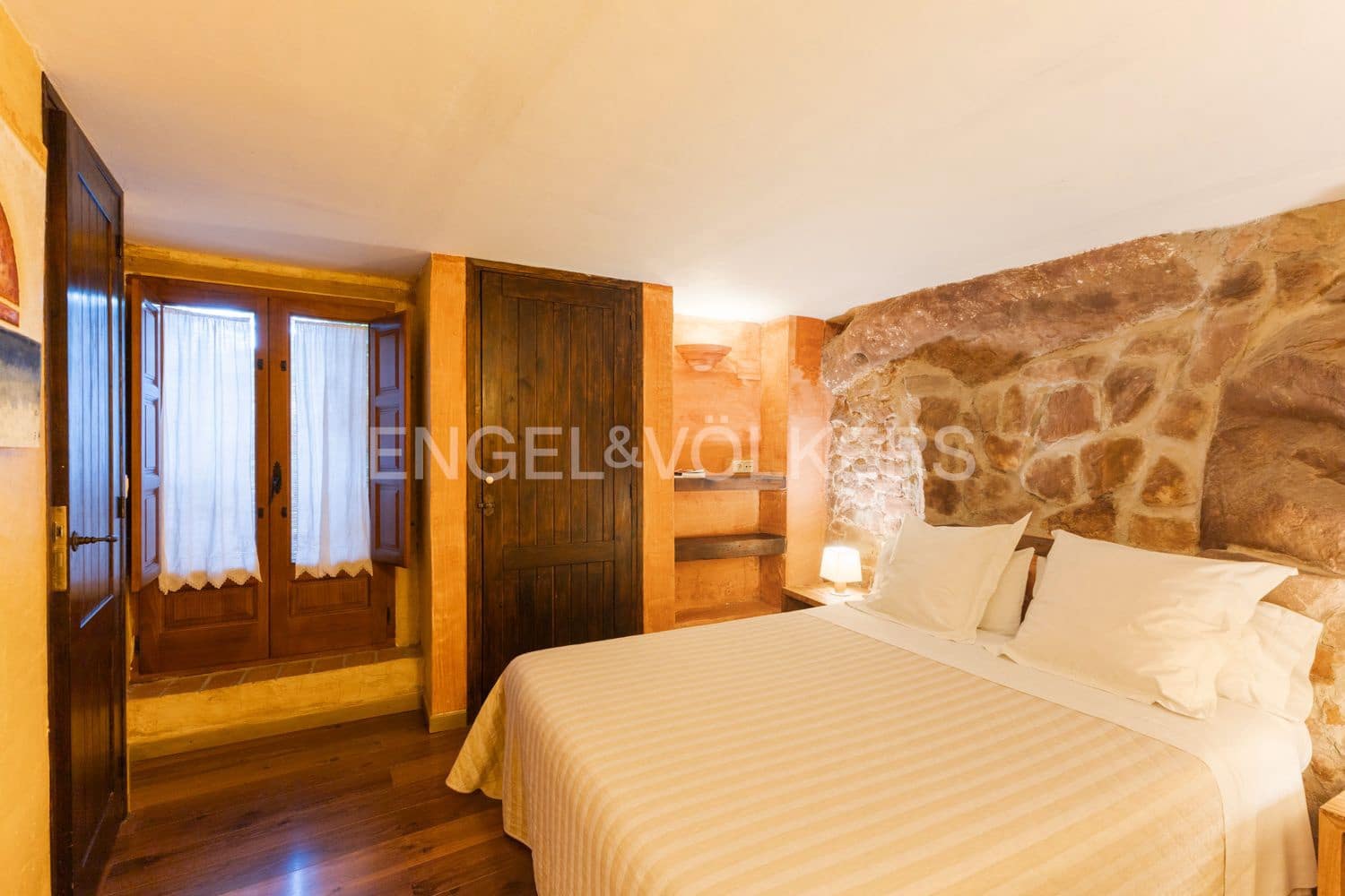 11 bedroom Hotel for sale in Vilafames - € 993,000 (Ref: 9197023)