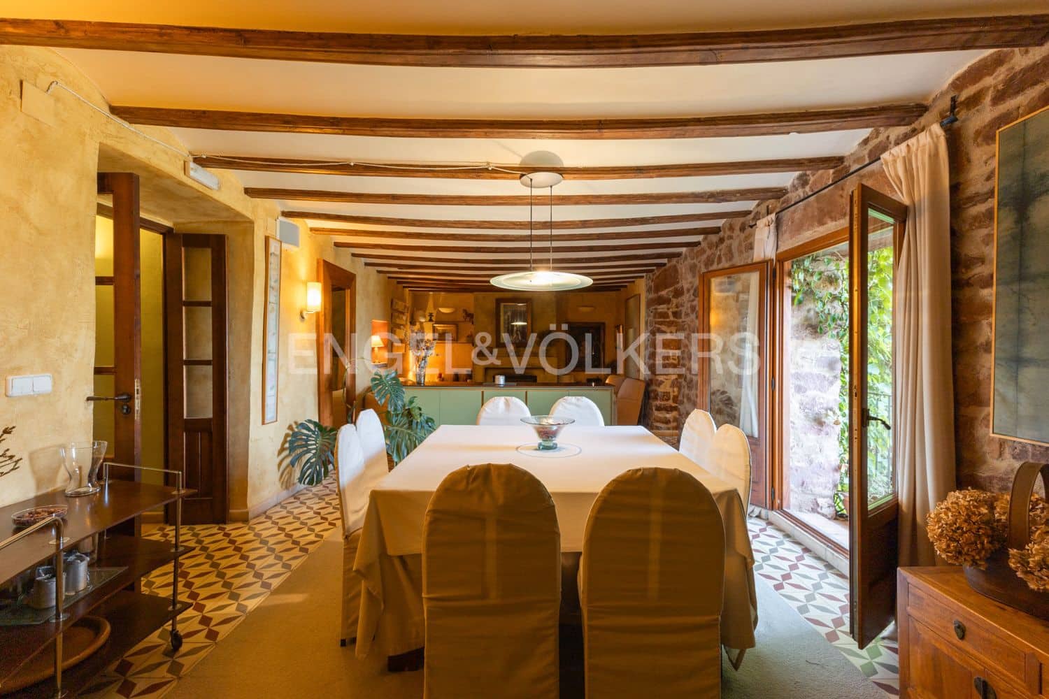 11 bedroom Hotel for sale in Vilafames - € 993,000 (Ref: 9197023)