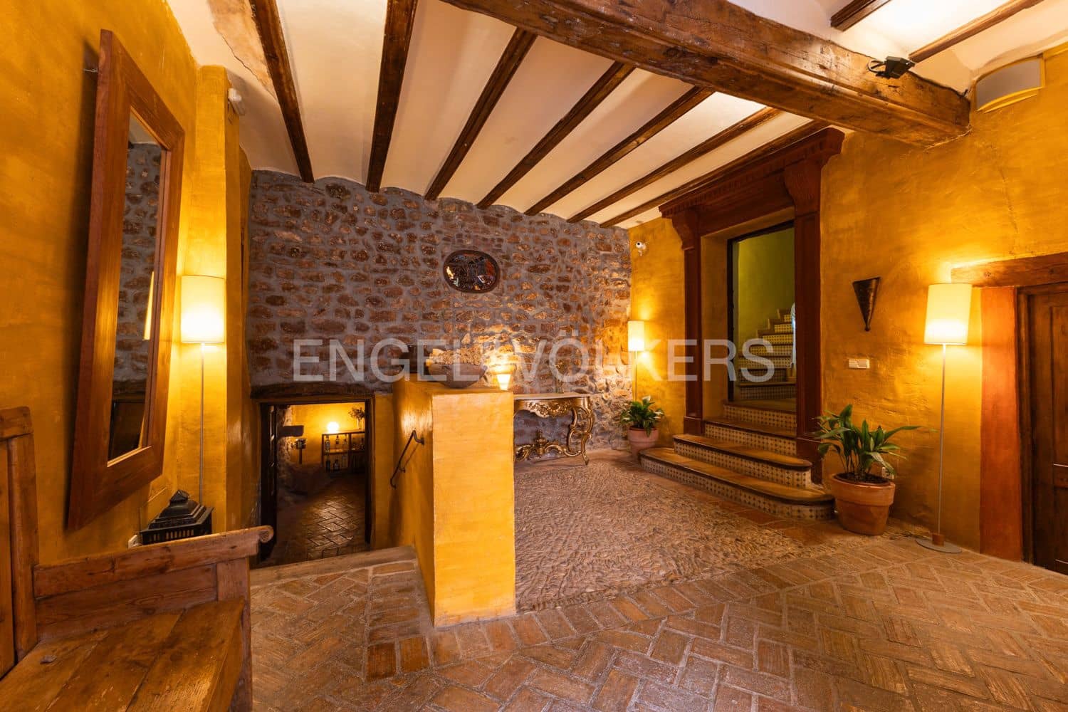 11 bedroom Hotel for sale in Vilafames - € 993,000 (Ref: 9197023)