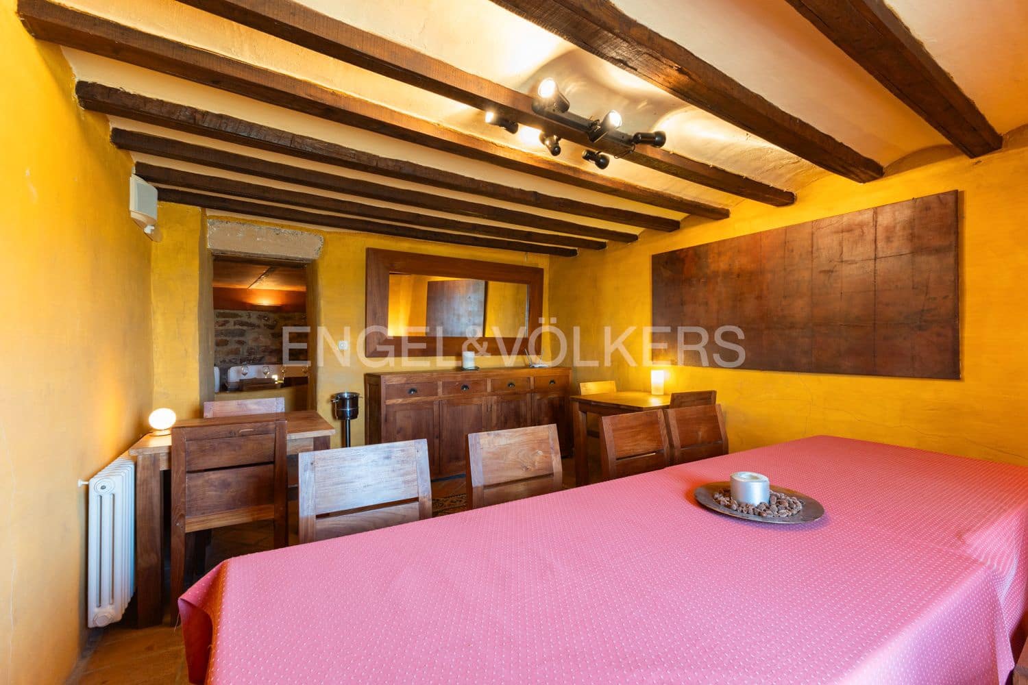 11 bedroom Hotel for sale in Vilafames - € 993,000 (Ref: 9197023)