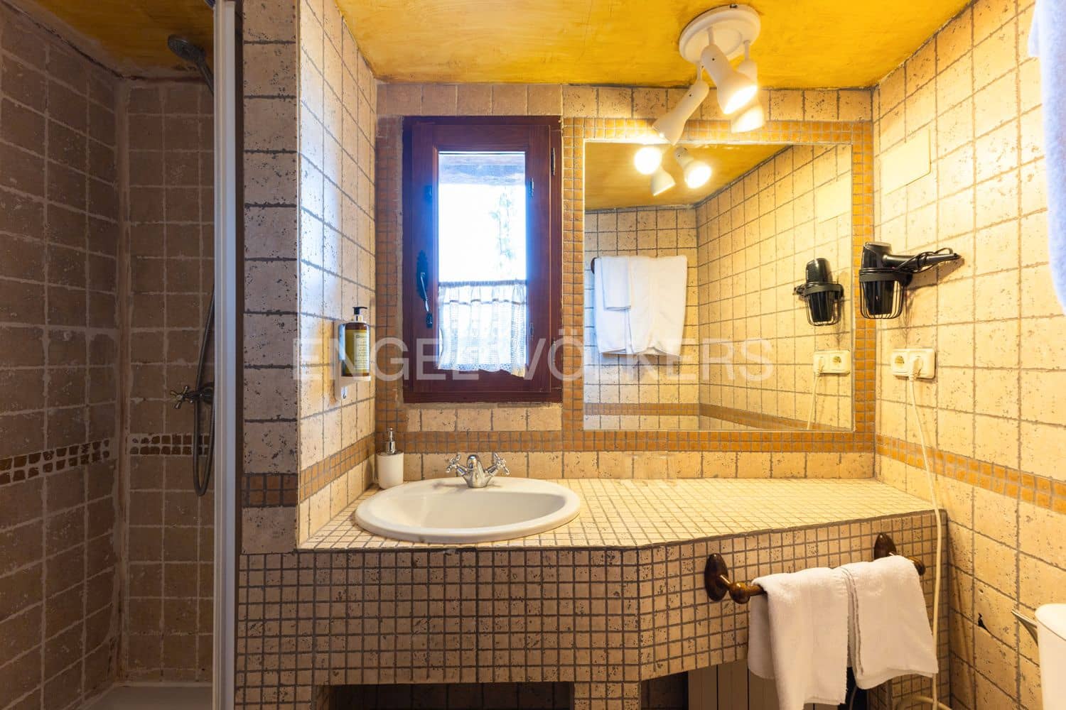 11 bedroom Hotel for sale in Vilafames - € 993,000 (Ref: 9197023)