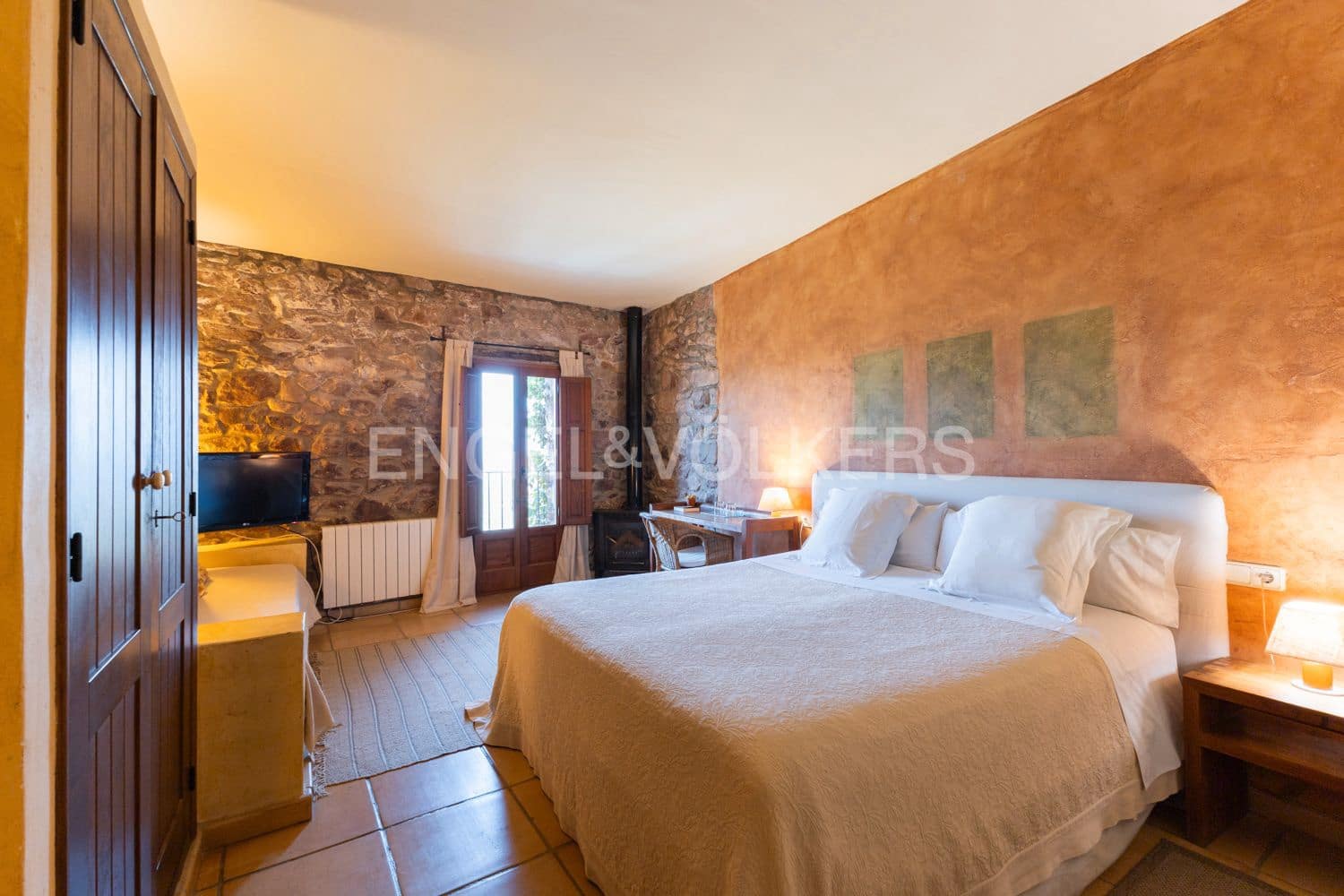 11 bedroom Hotel for sale in Vilafames - € 993,000 (Ref: 9197023)