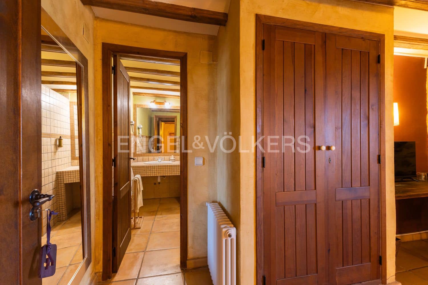 11 bedroom Hotel for sale in Vilafames - € 993,000 (Ref: 9197023)
