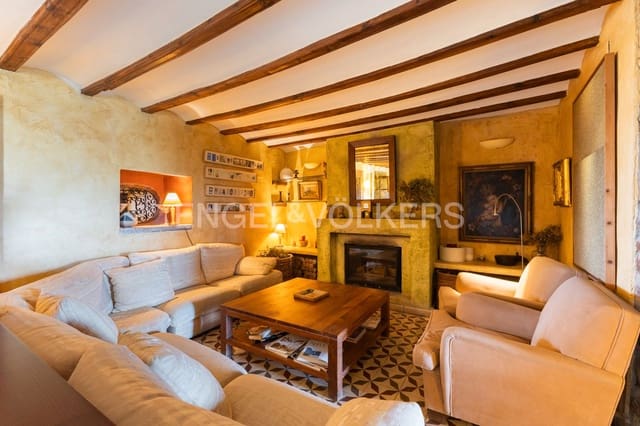 11 bedroom Hotel for sale in Vilafamés - € 993,000 (Ref: 9197023)
