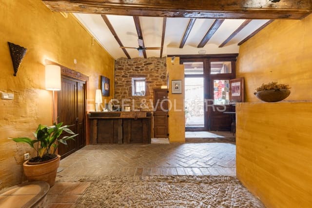 11 bedroom Hotel for sale in Vilafamés - € 993,000 (Ref: 9197023)