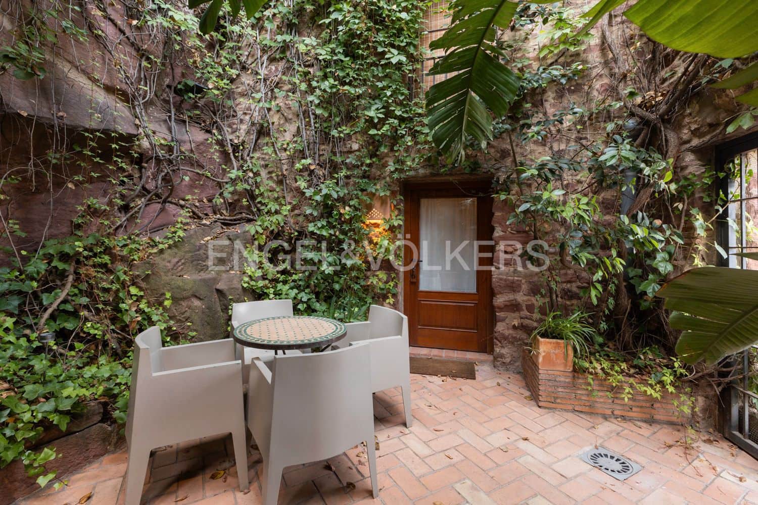 11 bedroom Hotel for sale in Vilafames - € 993,000 (Ref: 9197023)