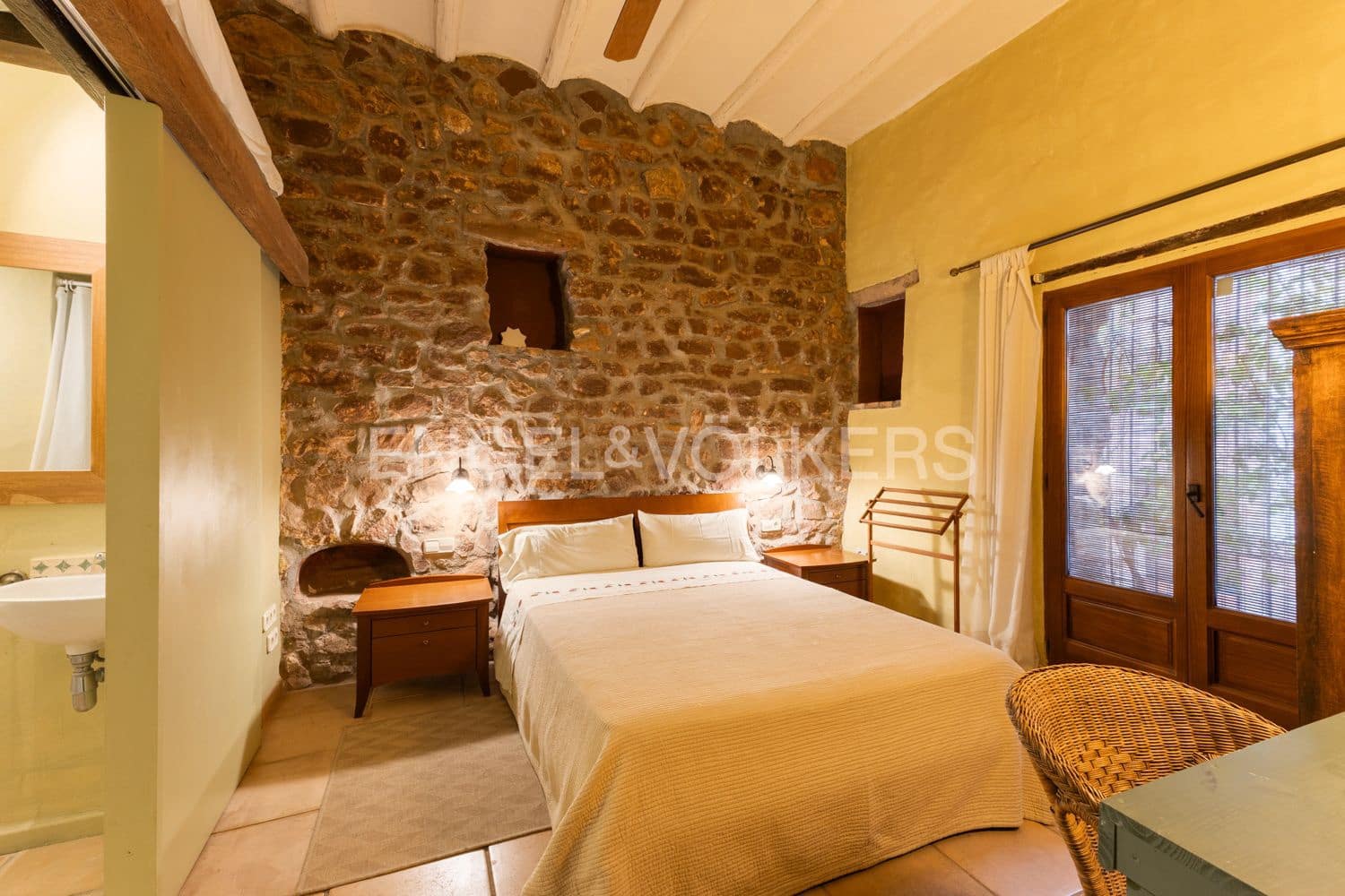 11 bedroom Hotel for sale in Vilafames - € 993,000 (Ref: 9197023)