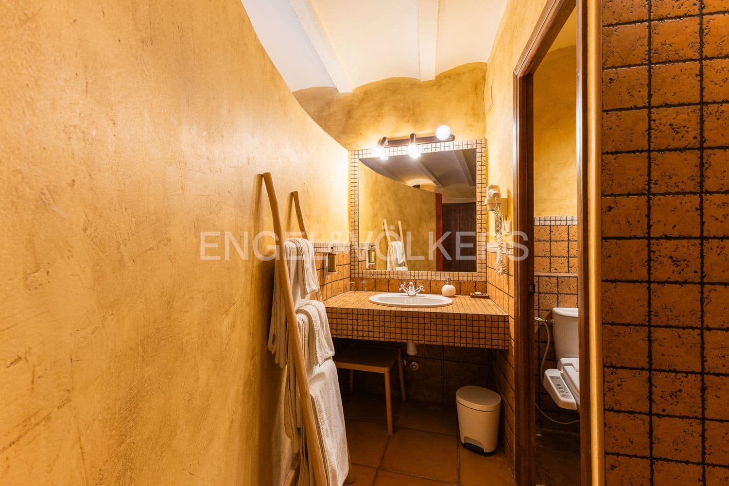 11 bedroom Hotel for sale in Vilafames - € 993,000 (Ref: 9197023)