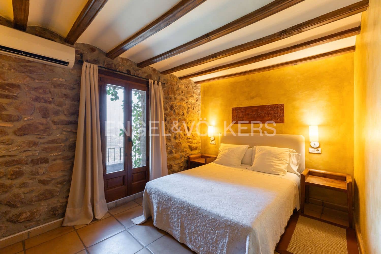 11 bedroom Hotel for sale in Vilafames - € 993,000 (Ref: 9197023)